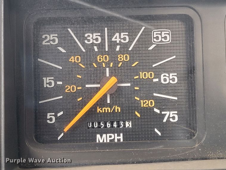 image for item LL9732 1990 Ford F800  pumper fire truck