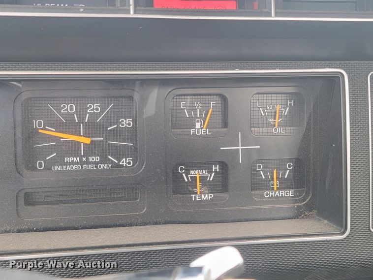 image for item LL9732 1990 Ford F800  pumper fire truck