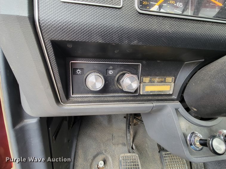 image for item LL9732 1990 Ford F800  pumper fire truck