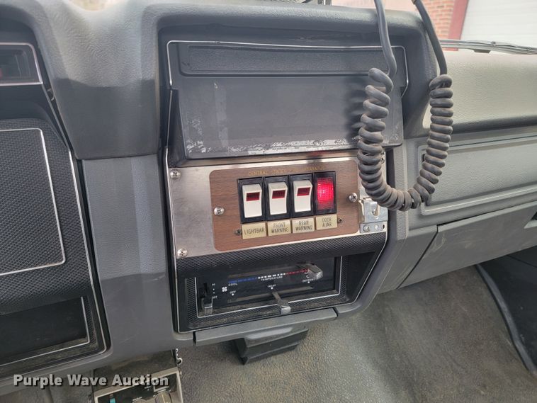 image for item LL9732 1990 Ford F800  pumper fire truck