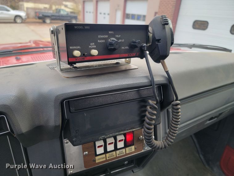 image for item LL9732 1990 Ford F800  pumper fire truck