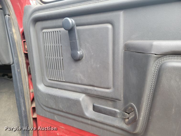 image for item LL9732 1990 Ford F800  pumper fire truck