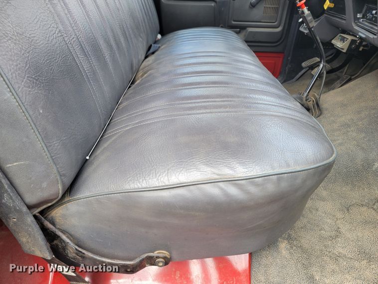 image for item LL9732 1990 Ford F800  pumper fire truck