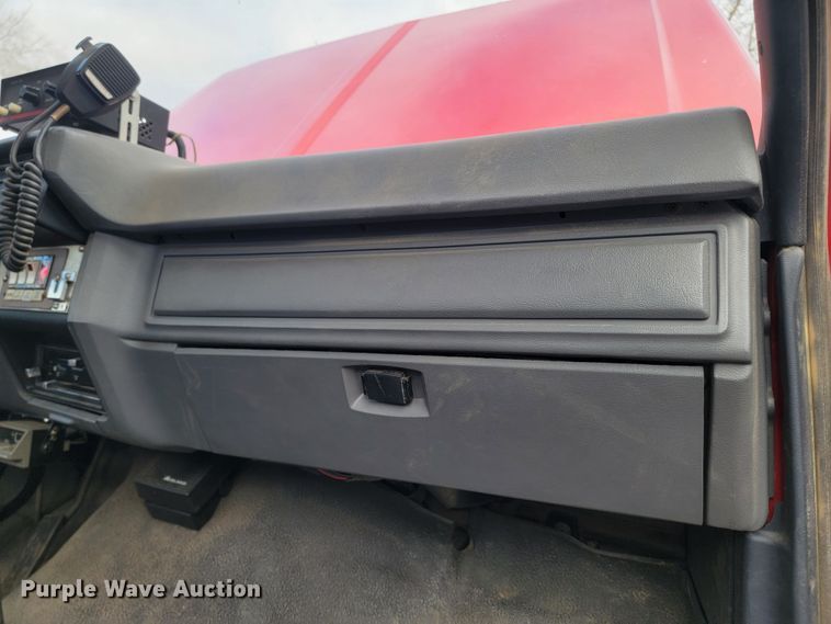 image for item LL9732 1990 Ford F800  pumper fire truck