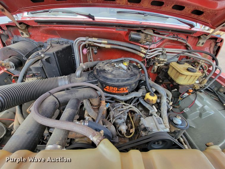 image for item LL9732 1990 Ford F800  pumper fire truck