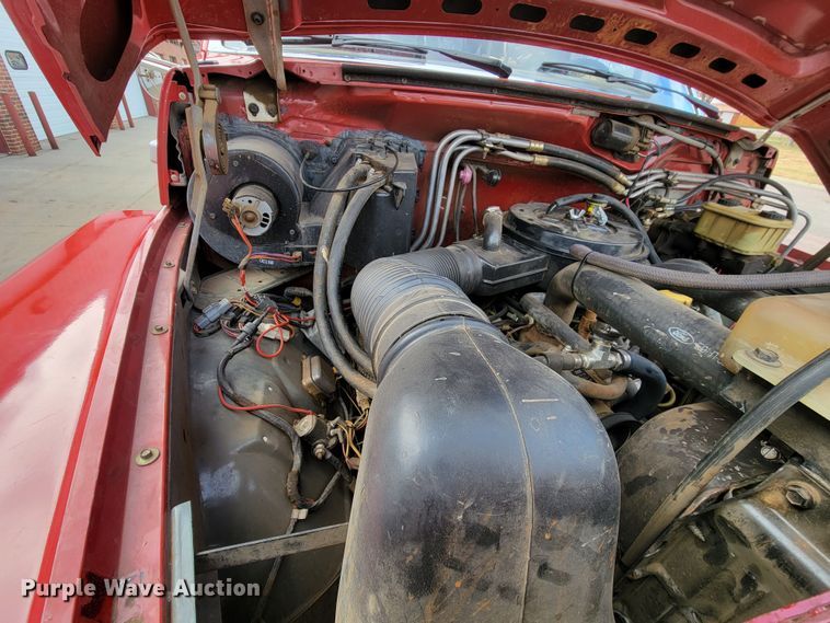 image for item LL9732 1990 Ford F800  pumper fire truck