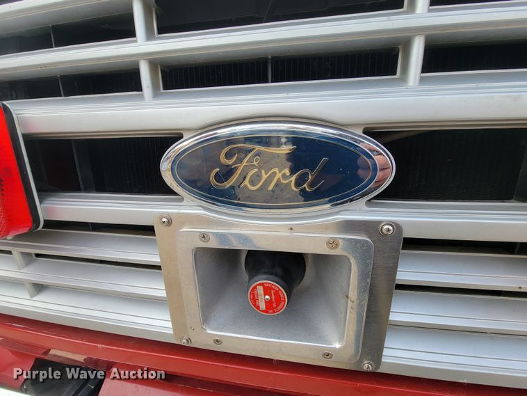image for item LL9732 1990 Ford F800  pumper fire truck