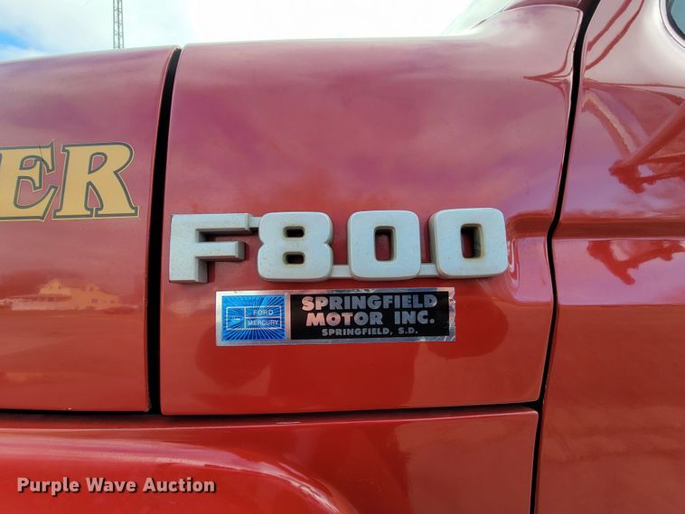 image for item LL9732 1990 Ford F800  pumper fire truck