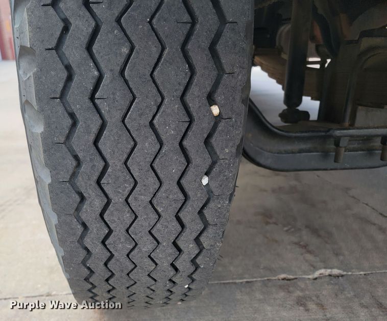 image for item LL9732 1990 Ford F800  pumper fire truck