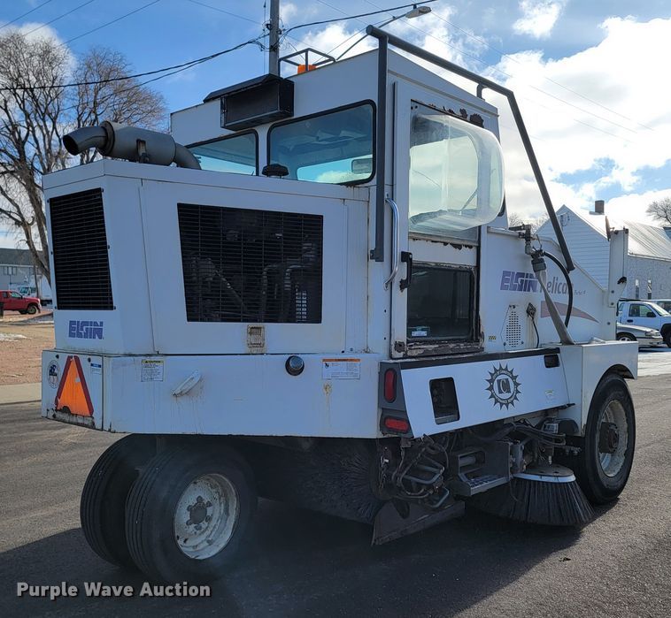 image for item LL9747 2002 Elgin Pelican P  street sweeper