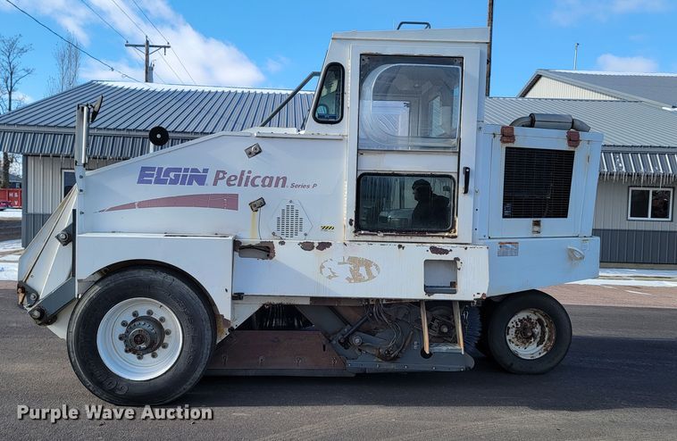 image for item LL9747 2002 Elgin Pelican P  street sweeper