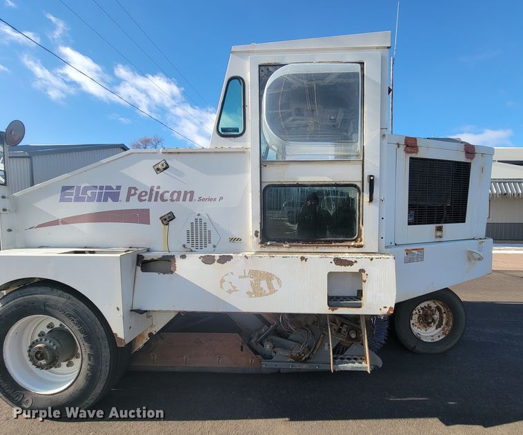 image for item LL9747 2002 Elgin Pelican P  street sweeper