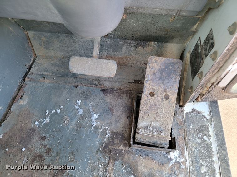 image for item LL9747 2002 Elgin Pelican P  street sweeper