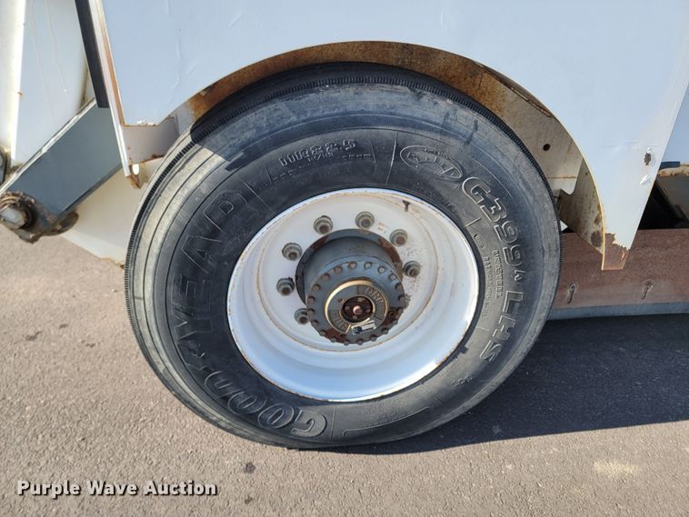 image for item LL9747 2002 Elgin Pelican P  street sweeper