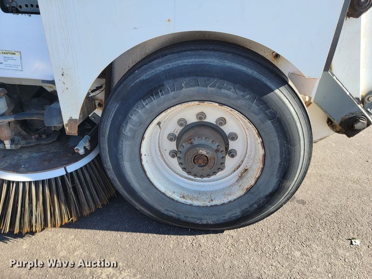 image for item LL9747 2002 Elgin Pelican P  street sweeper