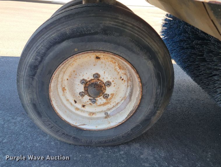 image for item LL9747 2002 Elgin Pelican P  street sweeper