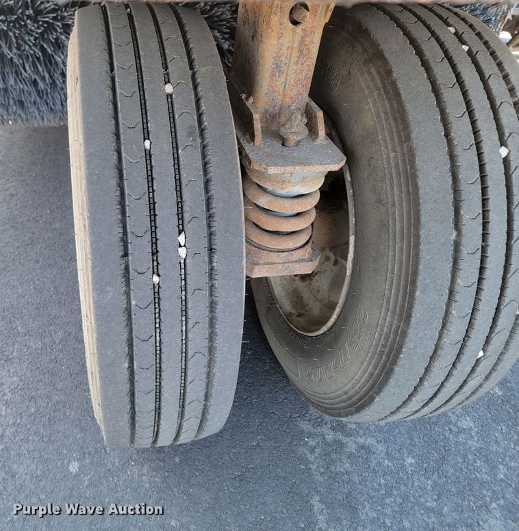 image for item LL9747 2002 Elgin Pelican P  street sweeper