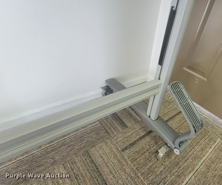 image for item LL9749 Smartboard