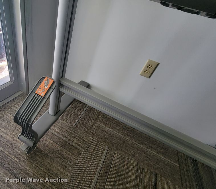 image for item LL9749 Smartboard