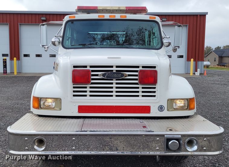 image for item LR9096 1996 International 4900  pumper fire truck