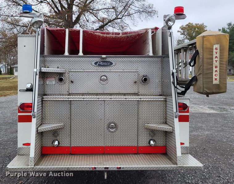 image for item LR9096 1996 International 4900  pumper fire truck