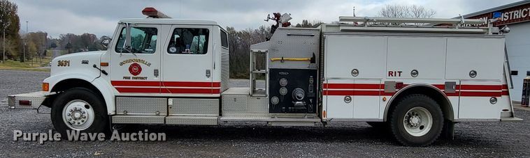 image for item LR9096 1996 International 4900  pumper fire truck