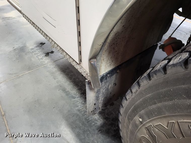 image for item LR9096 1996 International 4900  pumper fire truck