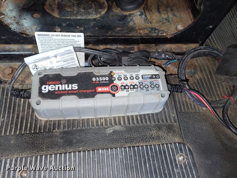 image for item LR9096 1996 International 4900  pumper fire truck