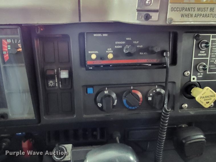 image for item LR9096 1996 International 4900  pumper fire truck