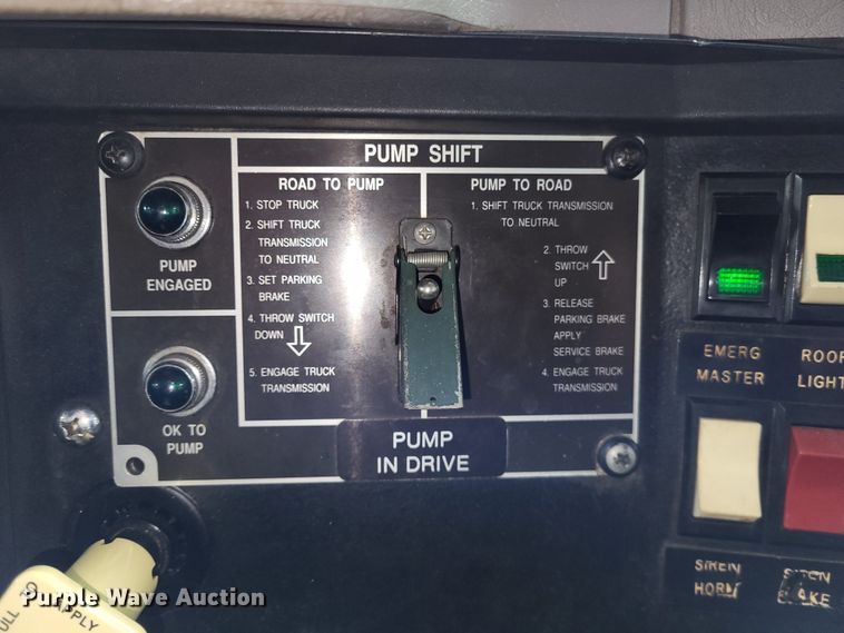 image for item LR9096 1996 International 4900  pumper fire truck