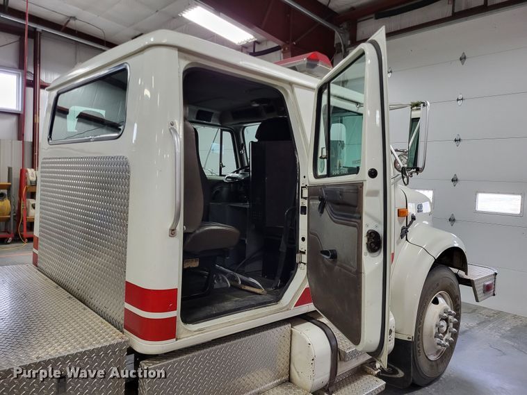 image for item LR9096 1996 International 4900  pumper fire truck