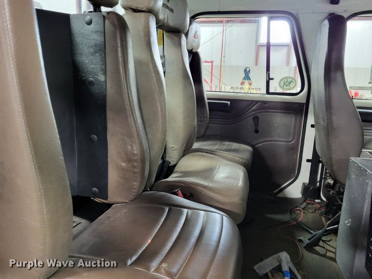 image for item LR9096 1996 International 4900  pumper fire truck