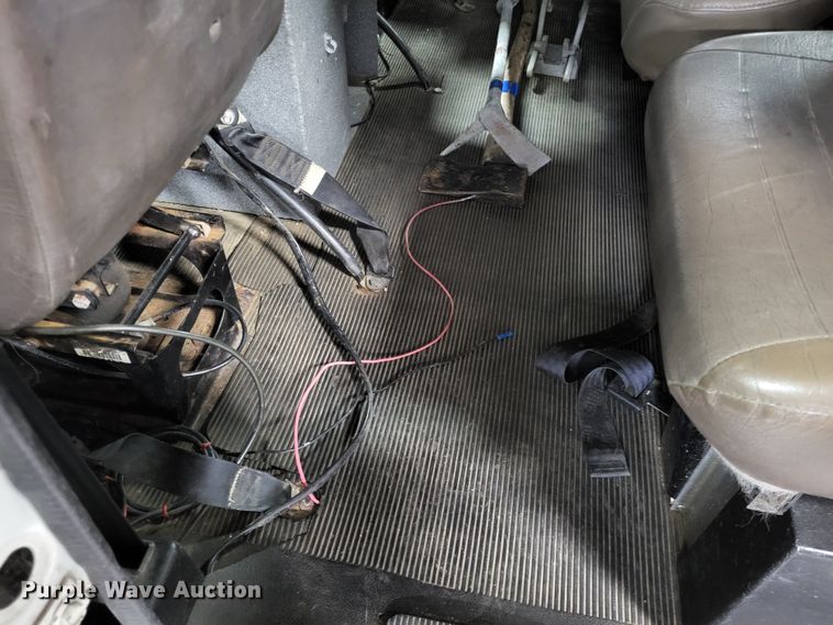 image for item LR9096 1996 International 4900  pumper fire truck