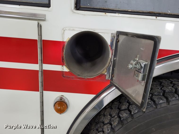 image for item LR9096 1996 International 4900  pumper fire truck
