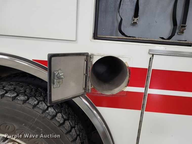 image for item LR9096 1996 International 4900  pumper fire truck