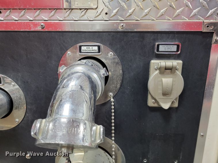 image for item LR9096 1996 International 4900  pumper fire truck