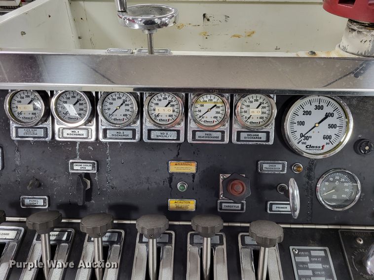 image for item LR9096 1996 International 4900  pumper fire truck