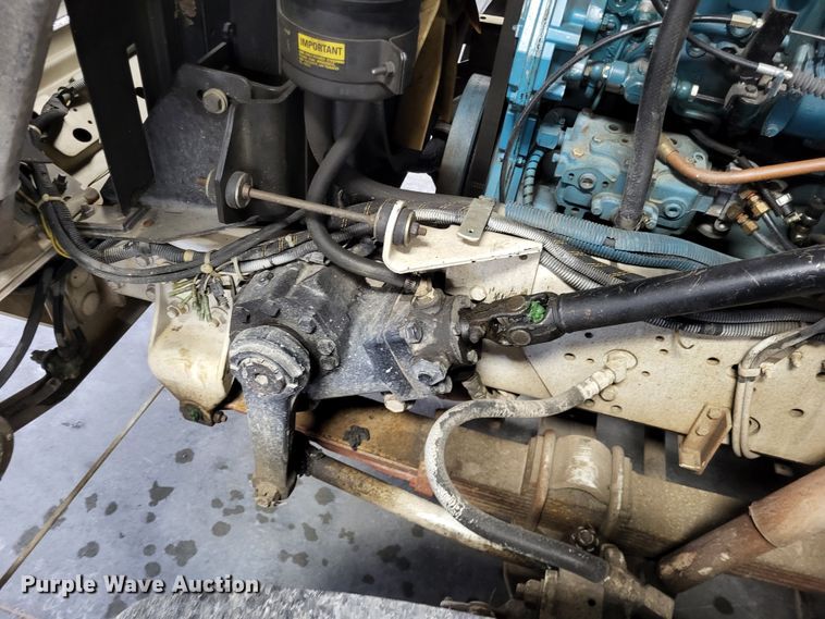 image for item LR9096 1996 International 4900  pumper fire truck