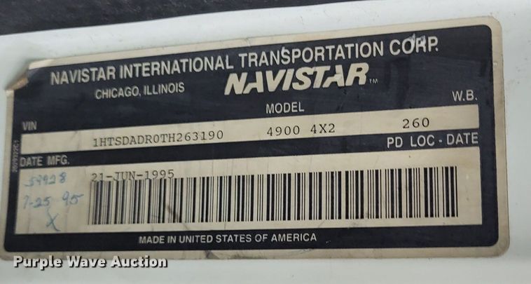 image for item LR9096 1996 International 4900  pumper fire truck