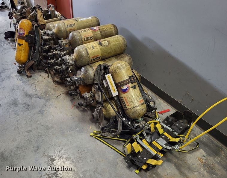 image for item LR9098 (27) Scott air tanks