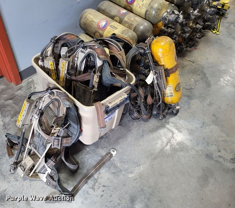 image for item LR9098 (27) Scott air tanks