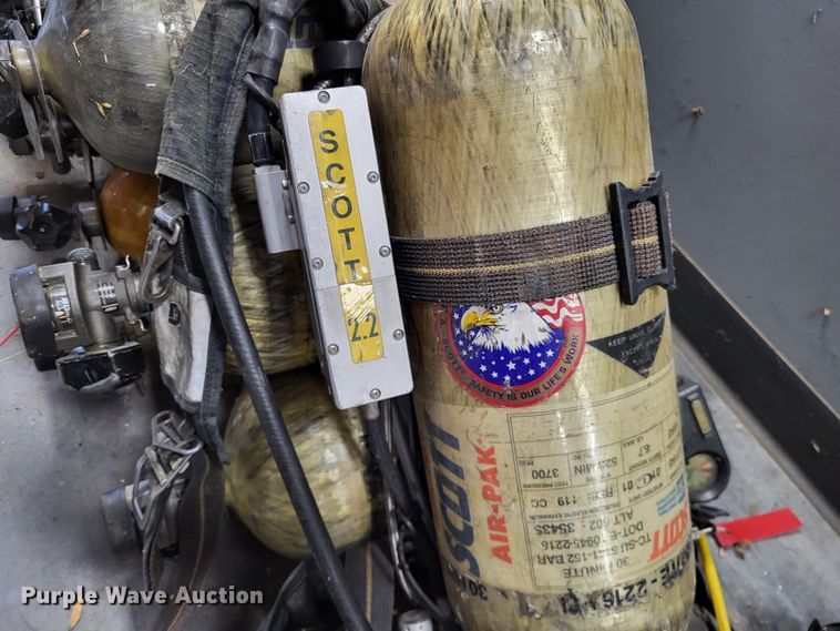 image for item LR9098 (27) Scott air tanks
