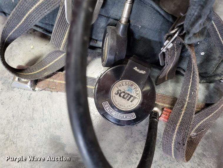 image for item LR9098 (27) Scott air tanks