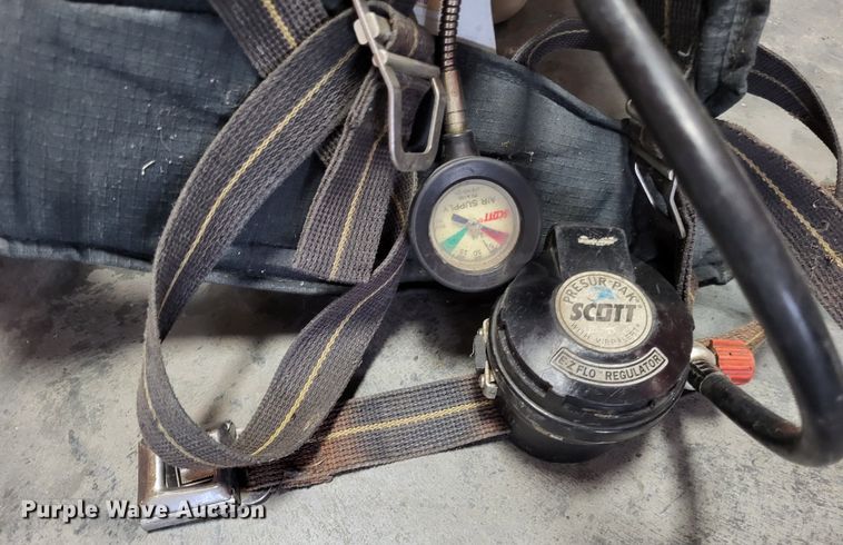 image for item LR9098 (27) Scott air tanks