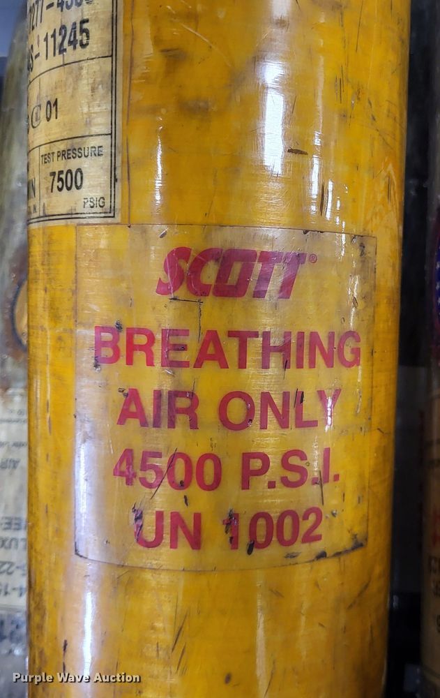 image for item LR9098 (27) Scott air tanks