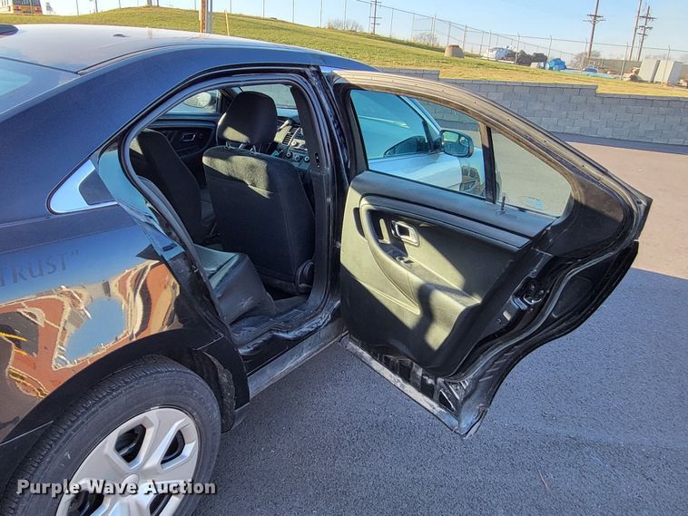 image for item LR9135 2013 Ford Taurus Police Interceptor