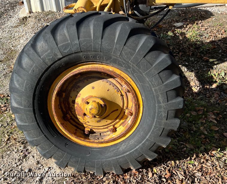 image for item LS9948 1970 Caterpillar 120  rigid frame motor grader