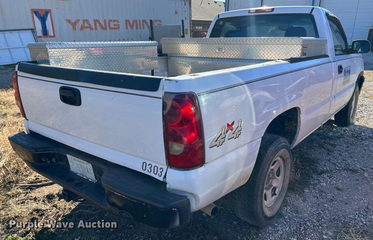 image for item LS9950 2003 Chevrolet Silverado 1500  pickup truck