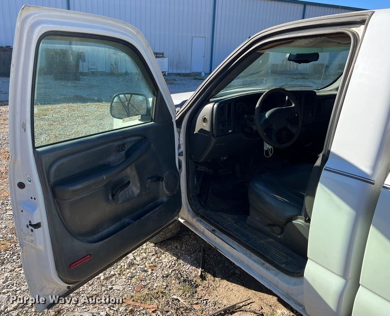 image for item LS9950 2003 Chevrolet Silverado 1500  pickup truck
