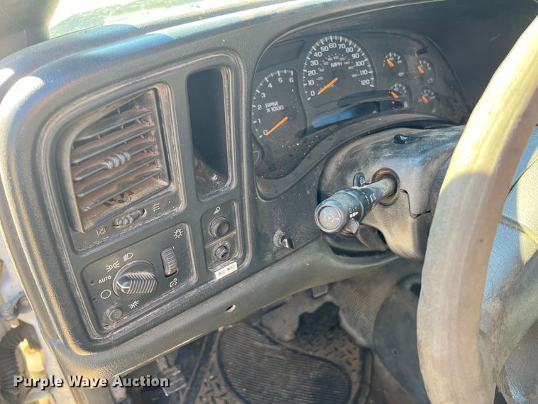 image for item LS9950 2003 Chevrolet Silverado 1500  pickup truck